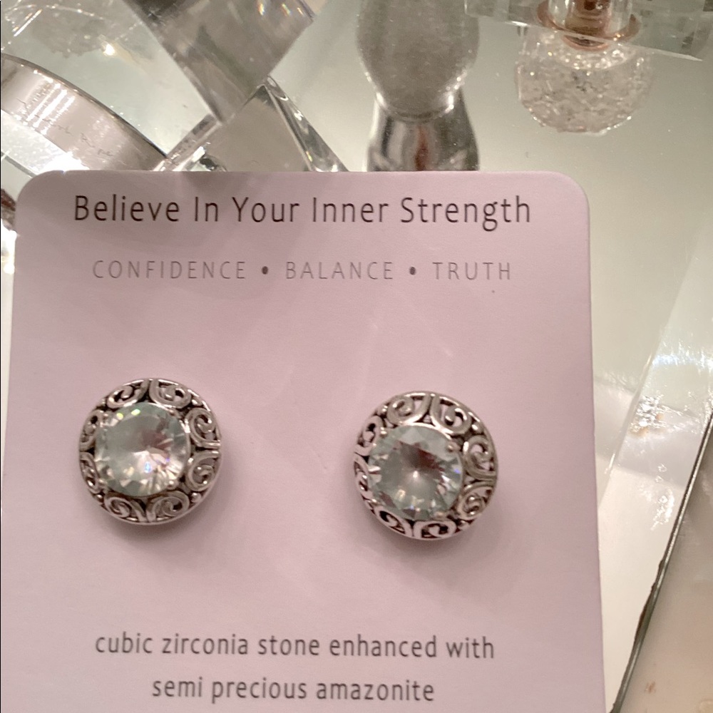 Beautiful semi precious stone earrings beautifully made - Picture 4 of 4